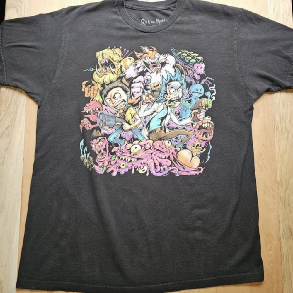 🔥 Rick & Morty T-Shirt Size Large